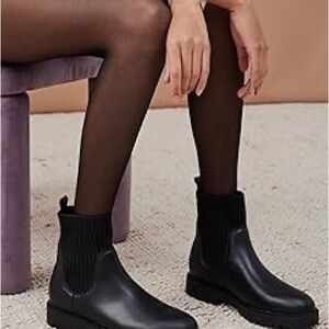 Blondo Hallie Waterproof Chelsea Boots Black Leather Knit Sock Lug Sole Sz 10